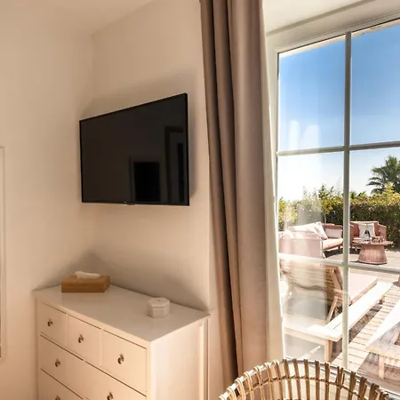 Casa vacanze Private With Garden Pool And Sea View Nizza